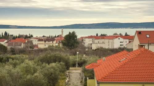 Apartament Maris *